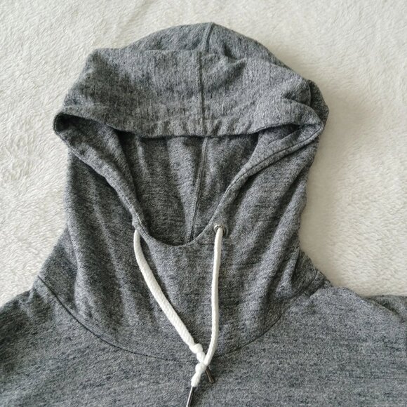 Nike Sweater Womens Medium Gray Sweatshirt Hoodie Lightweight Swoosh 823701-091 - Picture 4 of 10